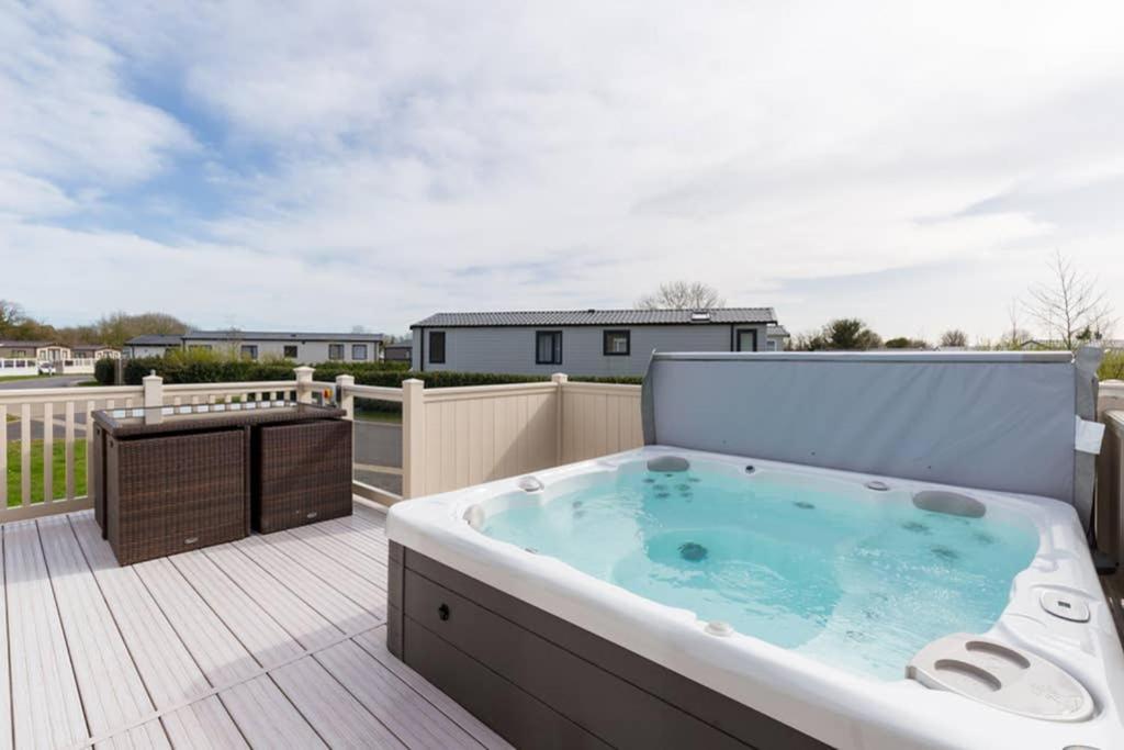 Thumper - Luxury With Hot Tub *
