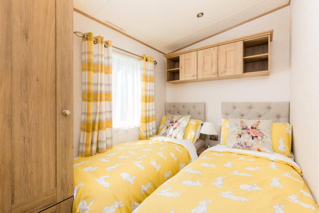 Thumper - Luxury With Hot Tub Holiday home *